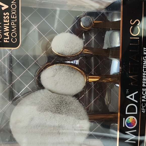 Brand New MODA METALLICS 4PC Face Perfecting Kit - Picture 5 of 5